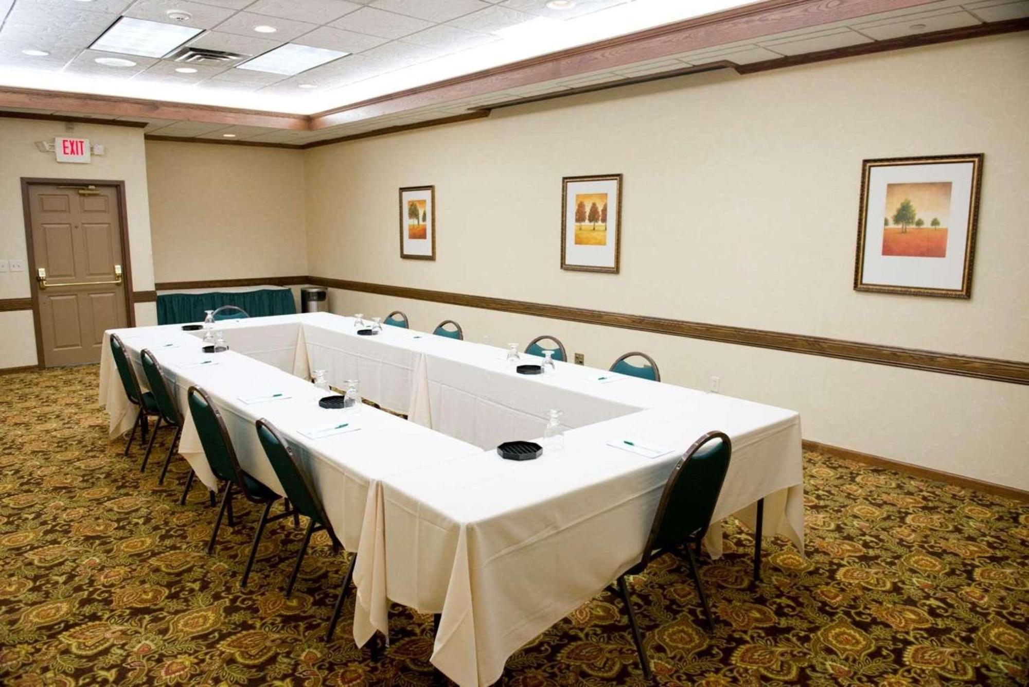 Country Inn & Suites By Radisson, Chanhassen, Mn Bagian luar foto
