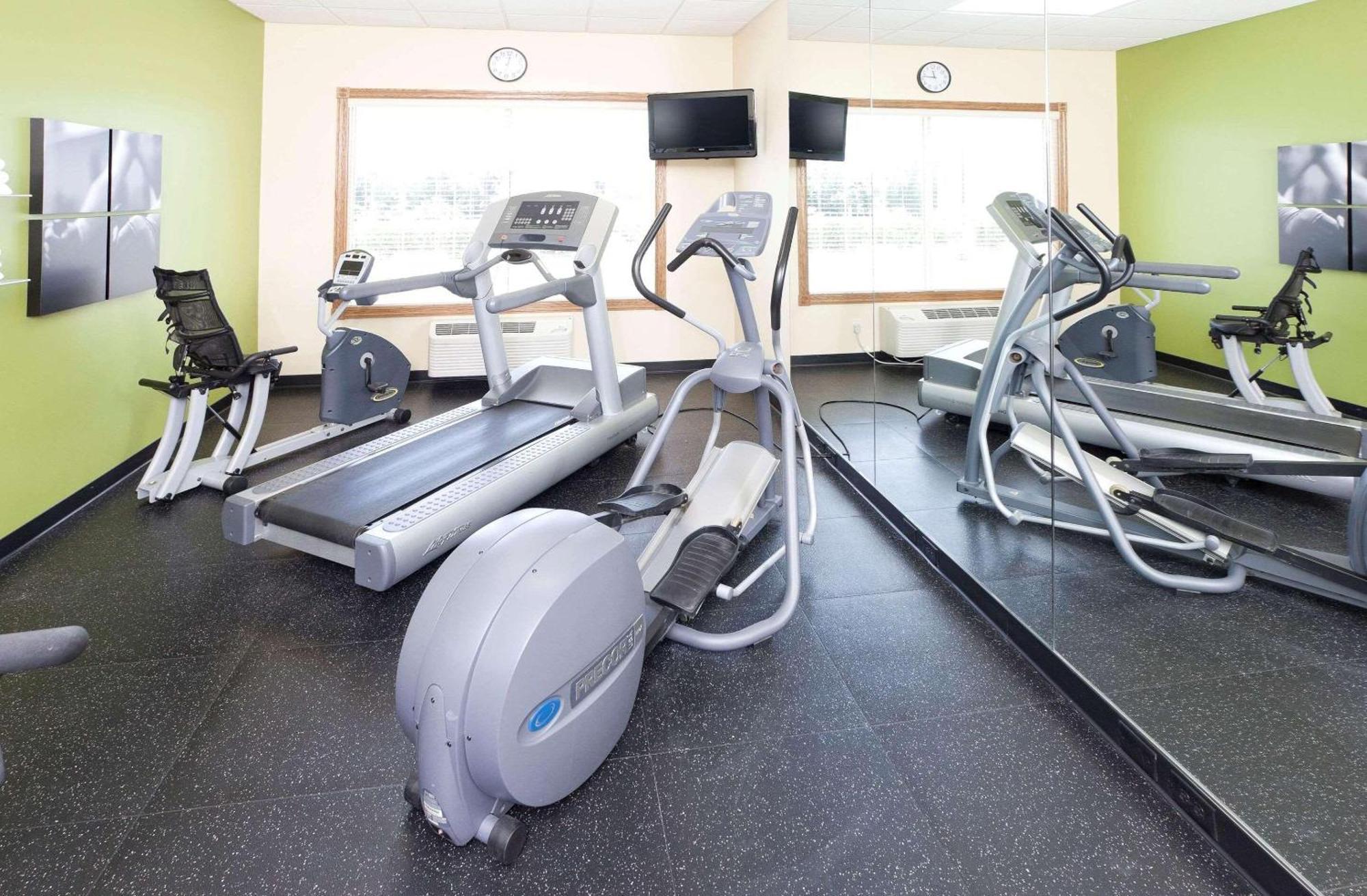 Country Inn & Suites By Radisson, Chanhassen, Mn Bagian luar foto