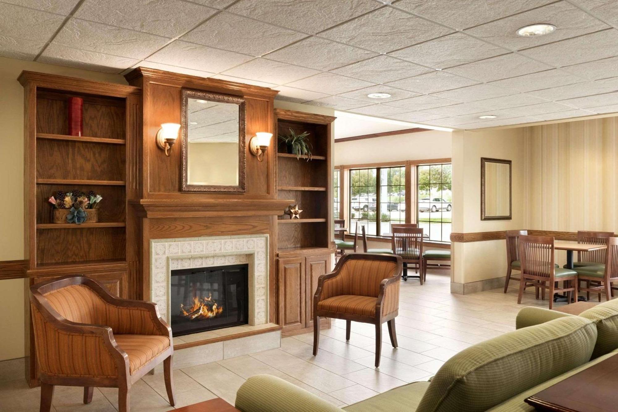 Country Inn & Suites By Radisson, Chanhassen, Mn Bagian luar foto