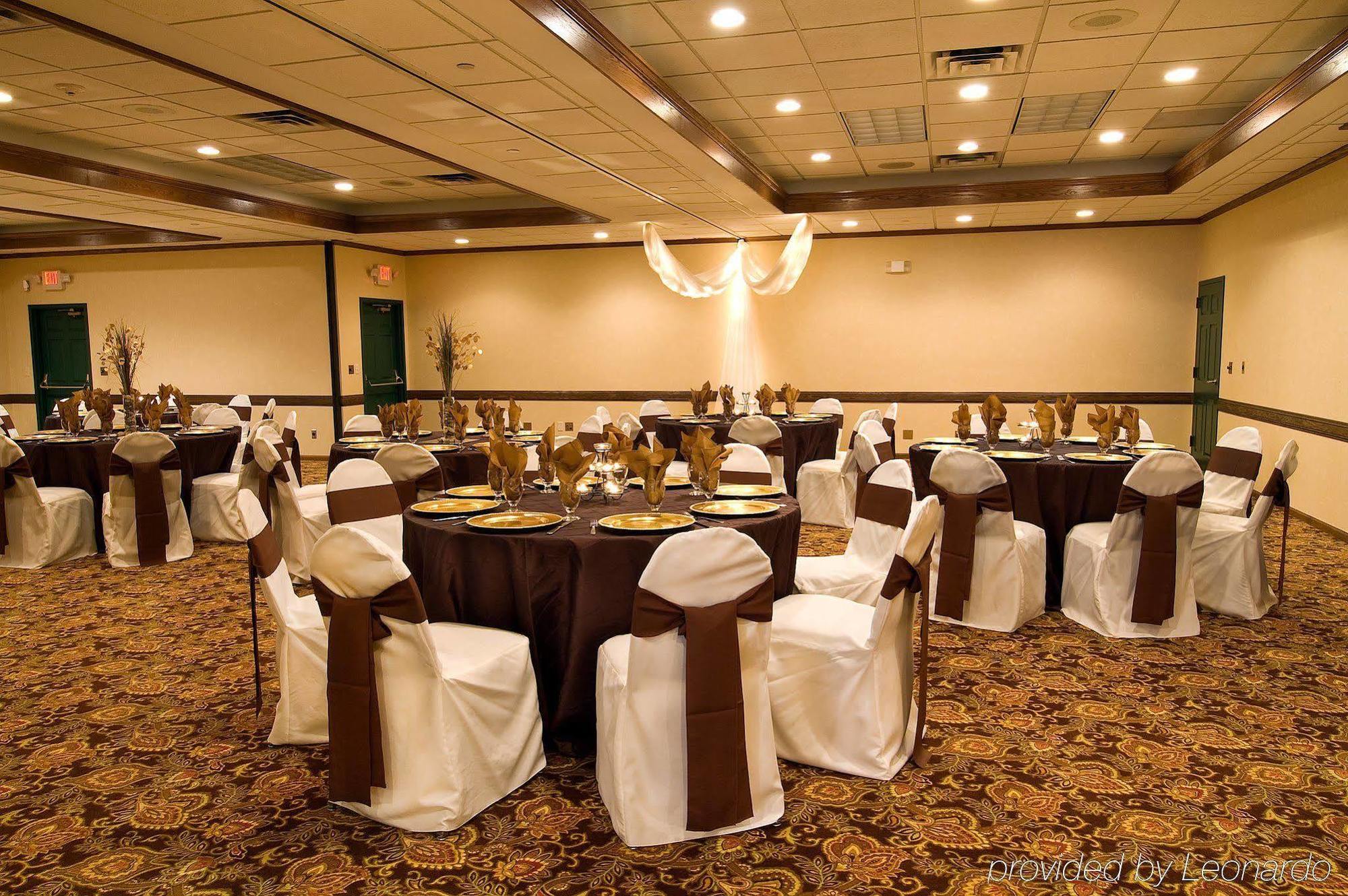 Country Inn & Suites By Radisson, Chanhassen, Mn Bagian luar foto